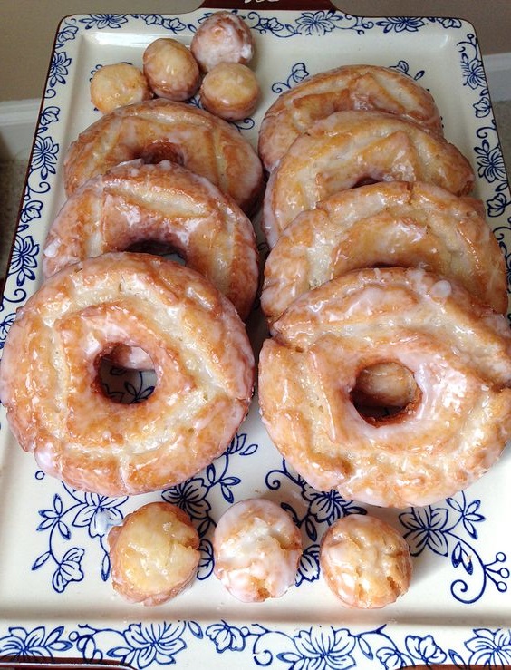 Old Fashioned Sour Cream Cake Donuts