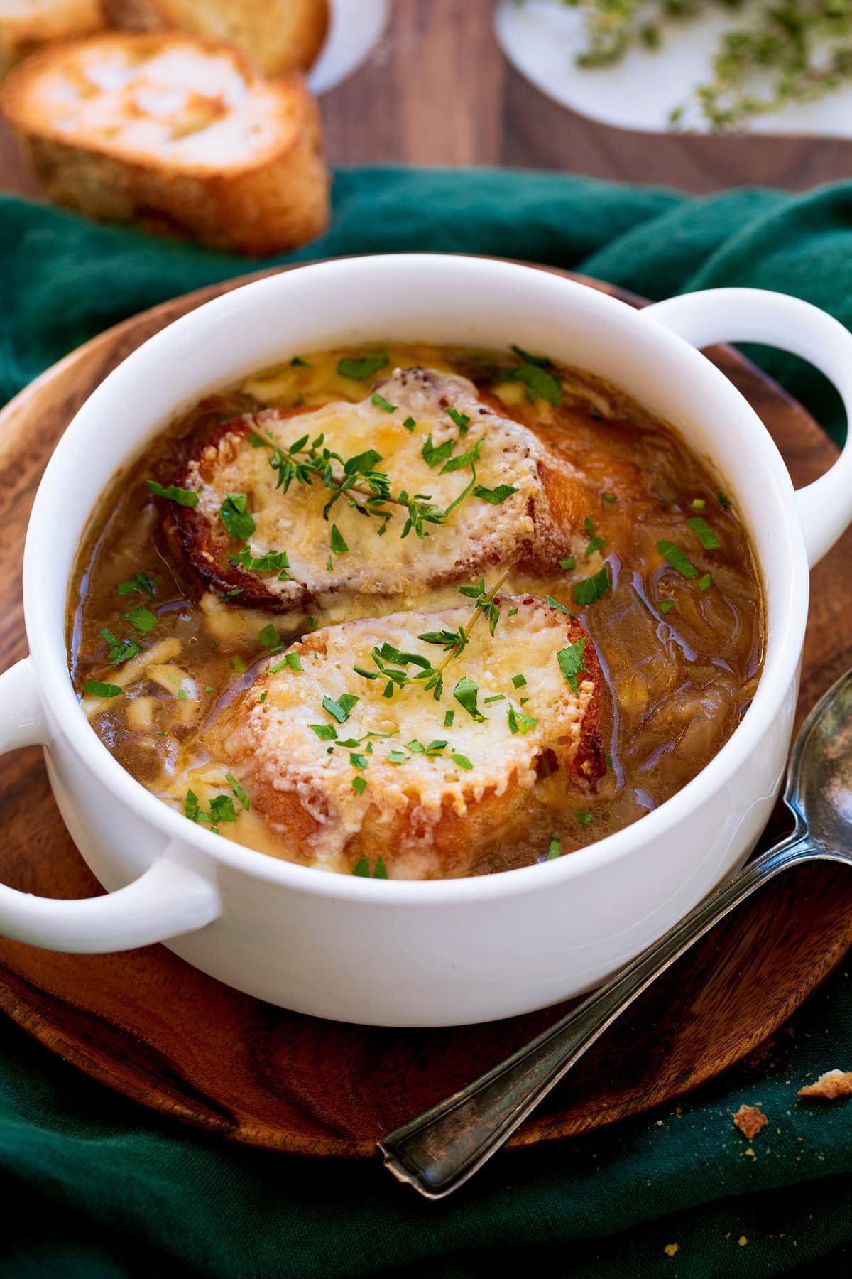 Discover the Authentic Onion Soup Recipe from Lamadelain