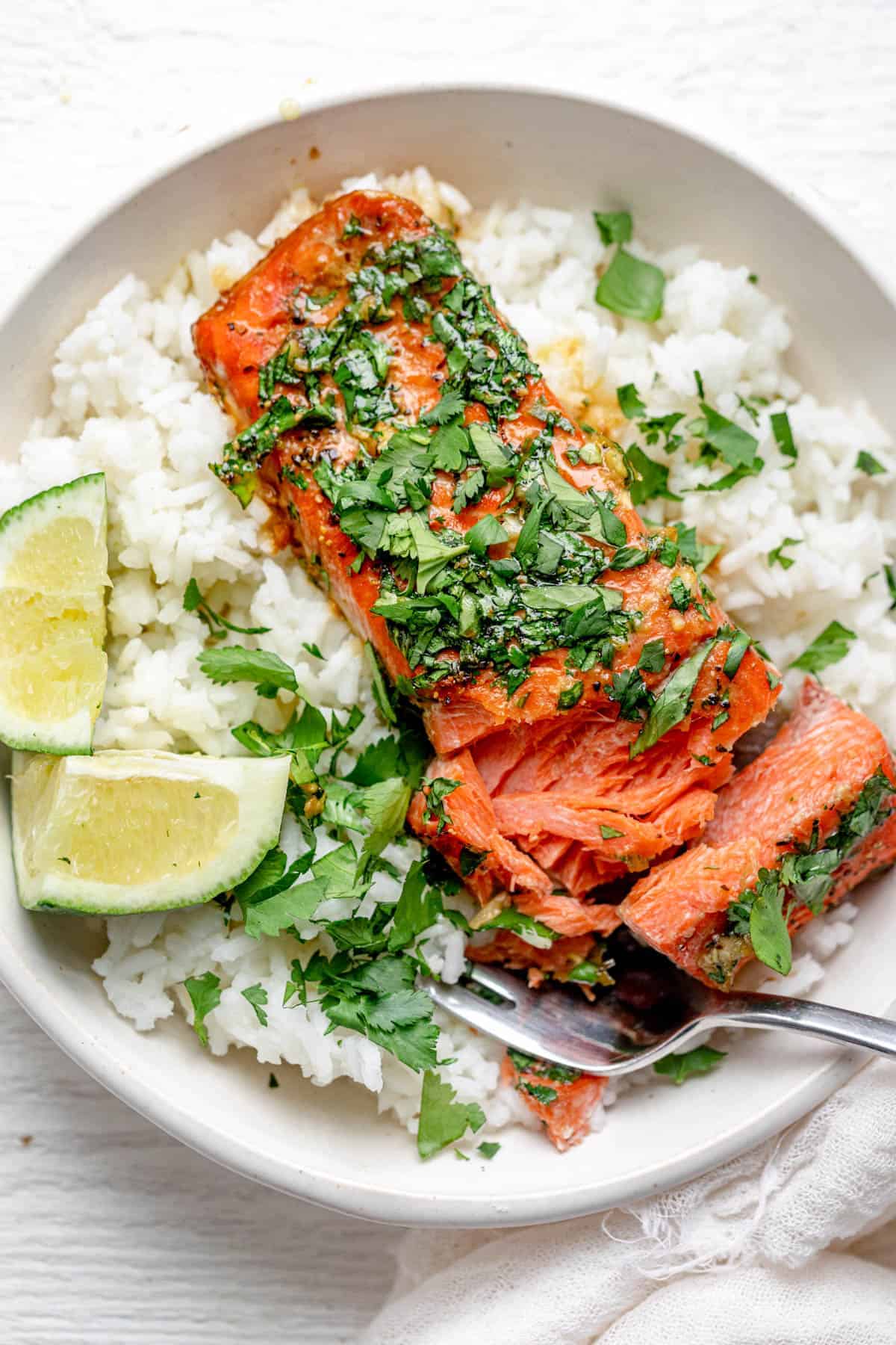 Oven Baked Salmon With Garlic Lime And Jalape O Makes For A Zesty