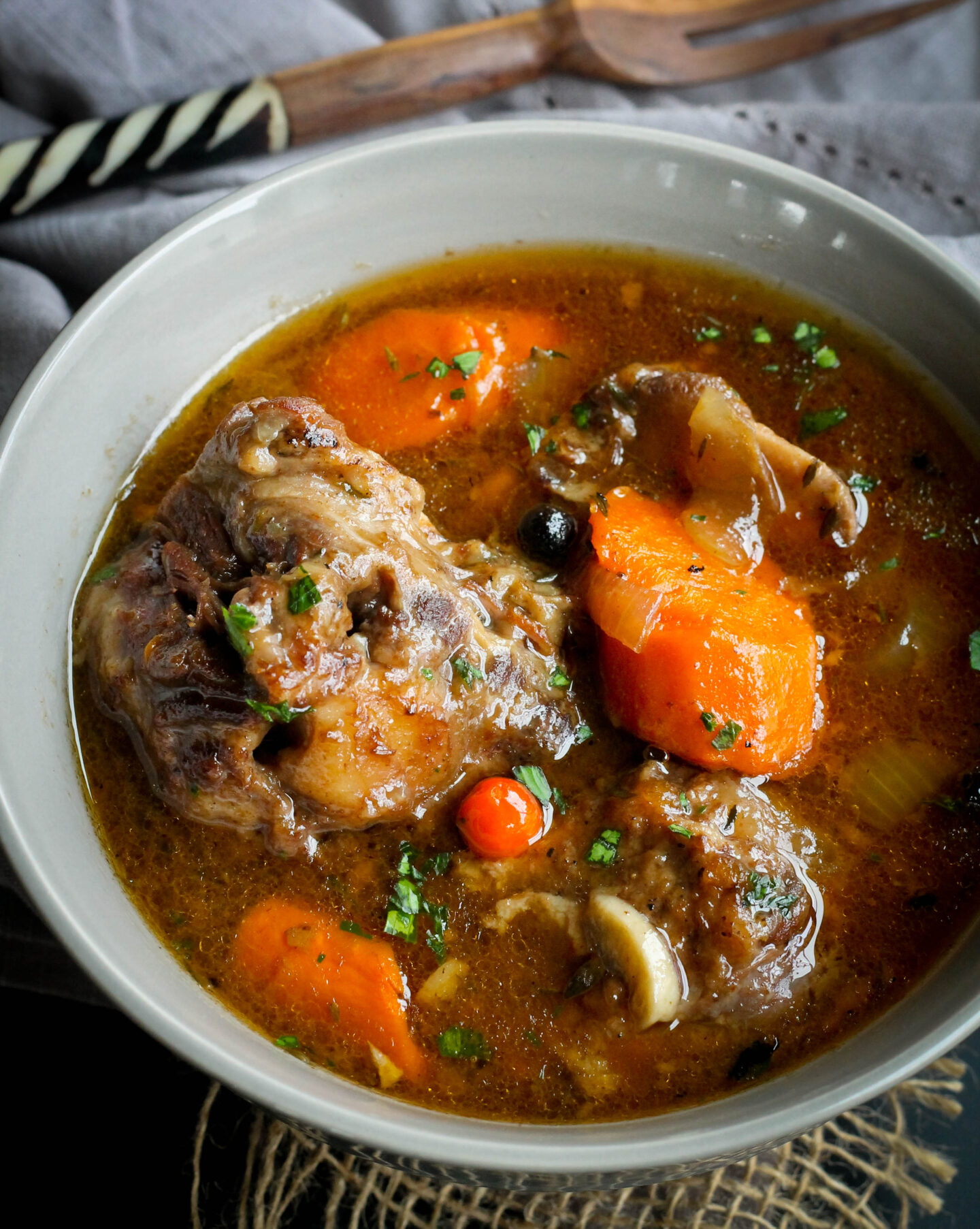 Easy Slow Cooker Oxtail Recipe: Tender and Flavorful