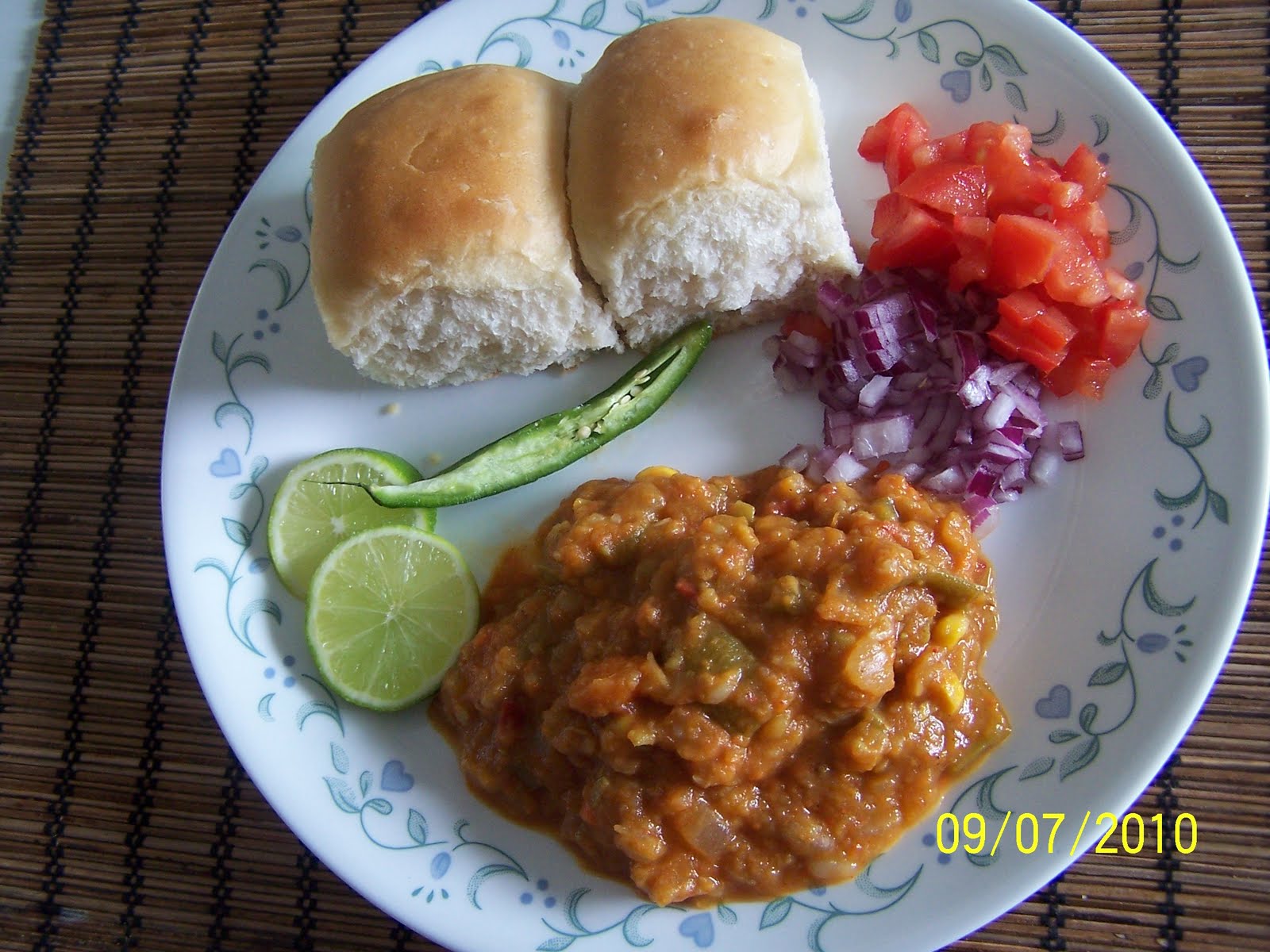 Easy Paav Bhaji Recipe You Can Make at Home