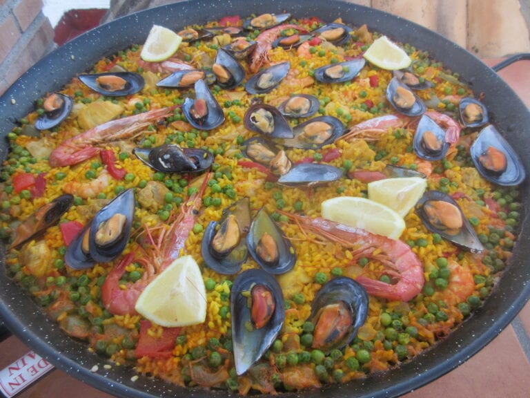 Paella Recipe How To Cook Spanish Paella Spanish Fiestas