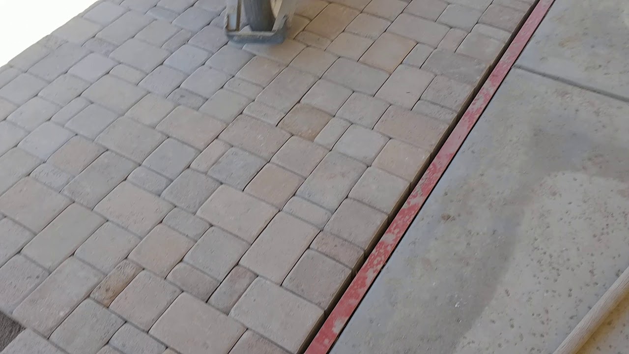 Paving Tips Amp Tricks 1 Laying Pavers Youtube