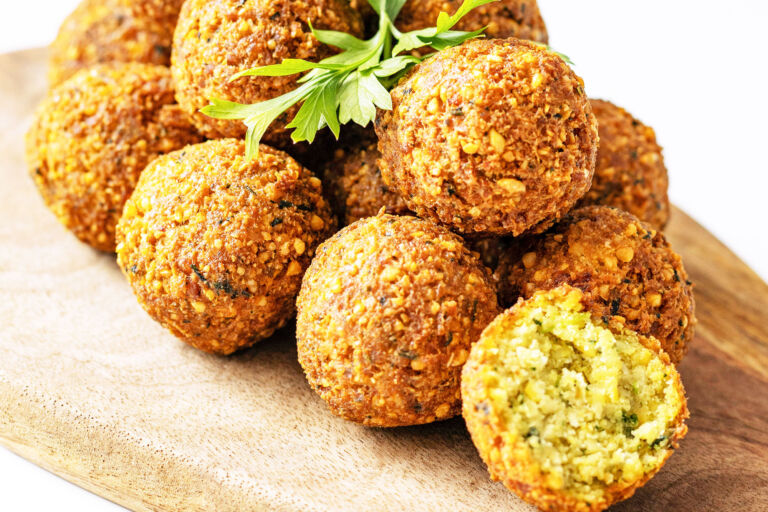 Perfect Homemade Falafel Recipe Recipes Vegetarian Dishes Falafel