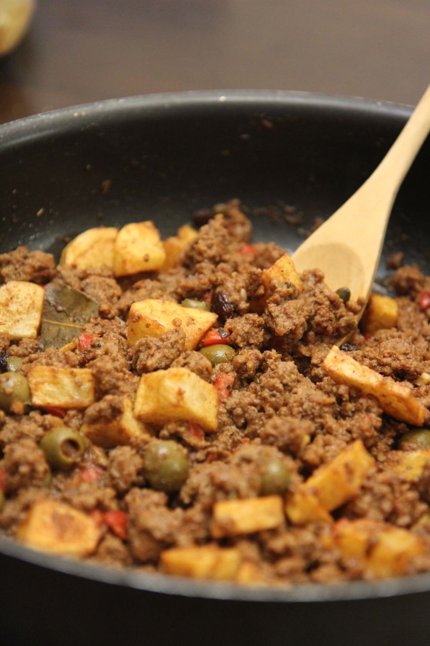 Picadillo Cubano Con Papas Video Cooked By Julie Recipe In 2020 Recipes Cuban Dishes