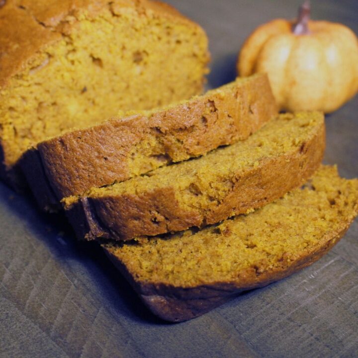 Pumpkin Bread Recipe So Easy Natashaskitchen Com