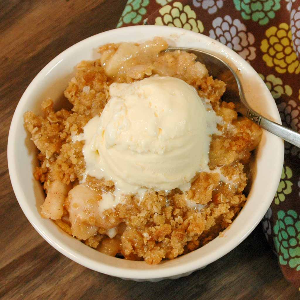 Quick Easy Apple Crisp Recipe Favorite Fall Dessert Whisking Up Yum