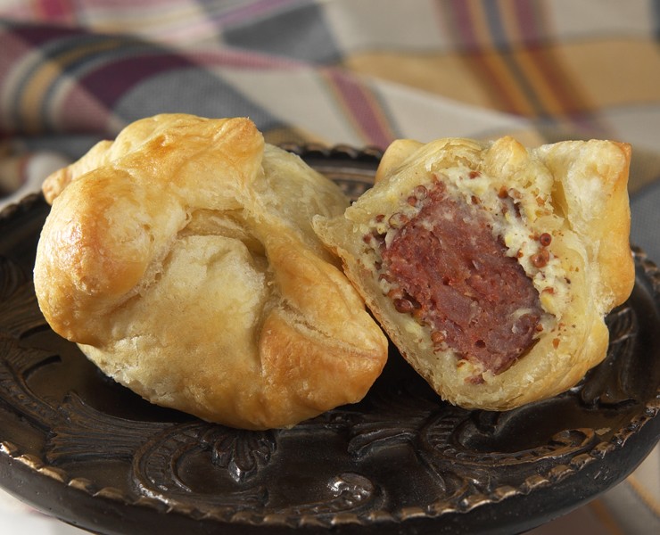 5 Easy Steps to Make Andouille en Croûte at Home