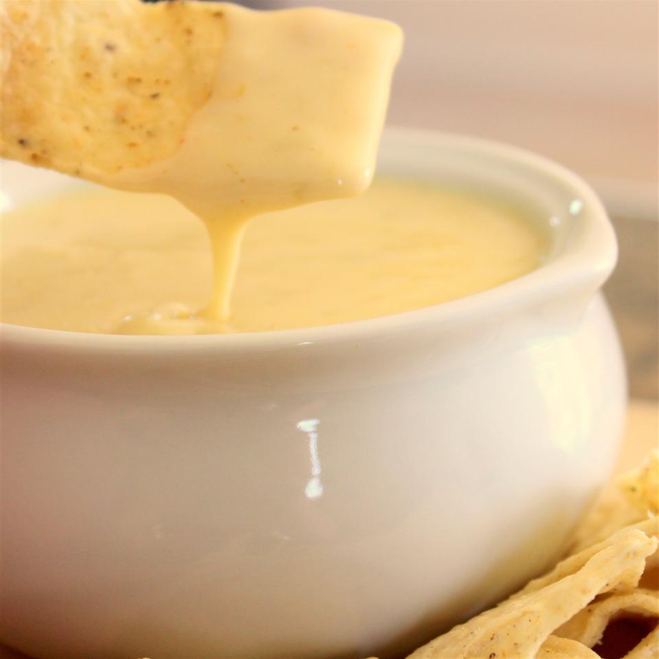 5 Easy Steps for Authentic Mexican Cheese Sauce