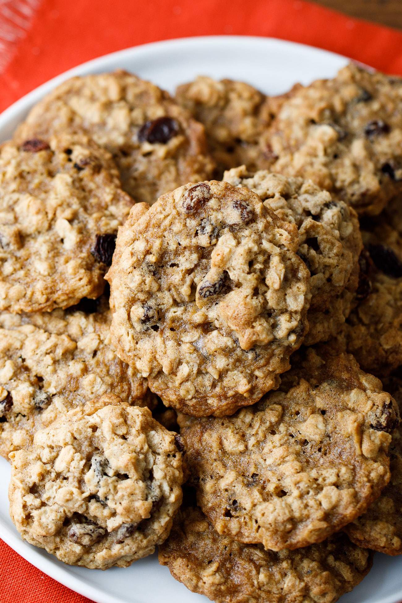 Old Fashioned Oatmeal Raisin Cookies: Easy Recipe