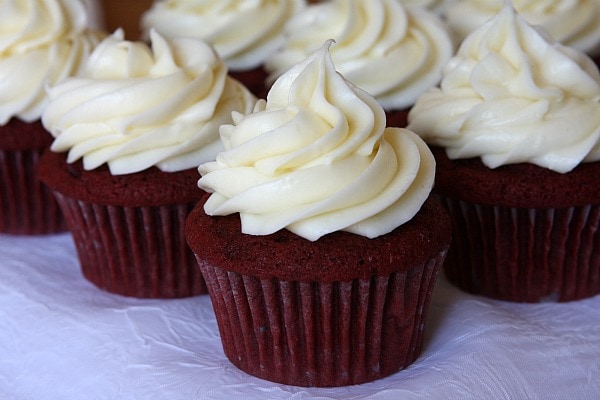 Cream Cheese Frosting Recipe: Perfectly Pipeable in Minutes