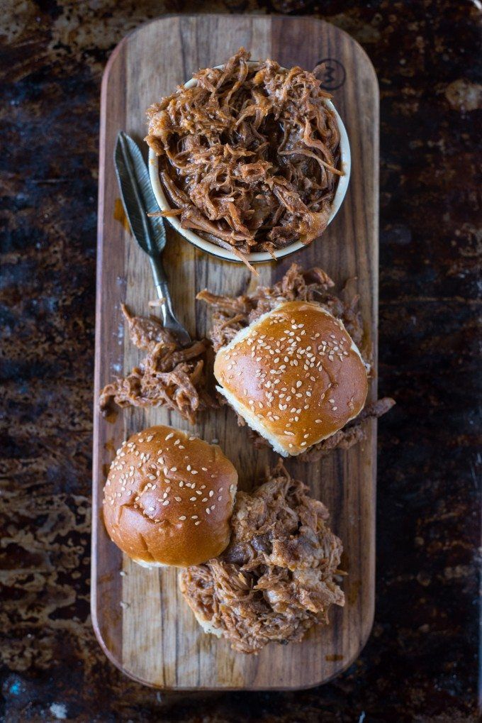 Slow Cooker Bbq Pulled Pork Sliders A Total Breeze And Amazingly