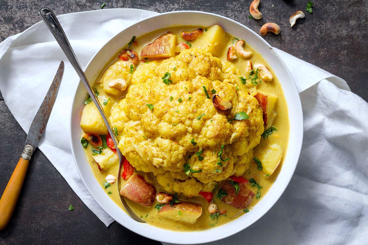 Slow Cooker Cauliflower Curry And Cashew Recipe Slow Cooker Cauliflower Recipe Eatwell101