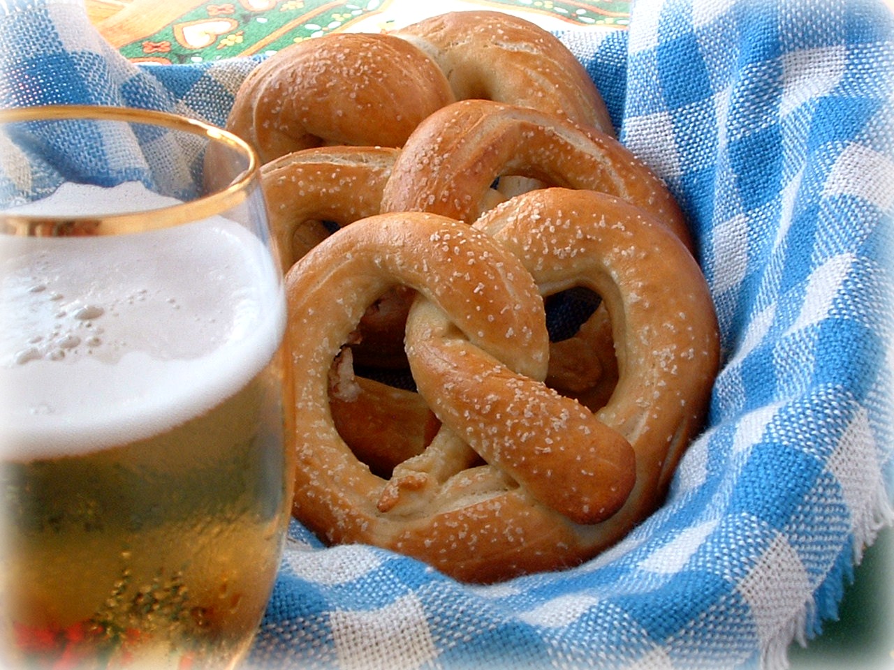 Soft Pretzels German Amp Quot Bretzen Amp Quot For Our Oktoberfest 2010 Party Delicious Food Kitchen