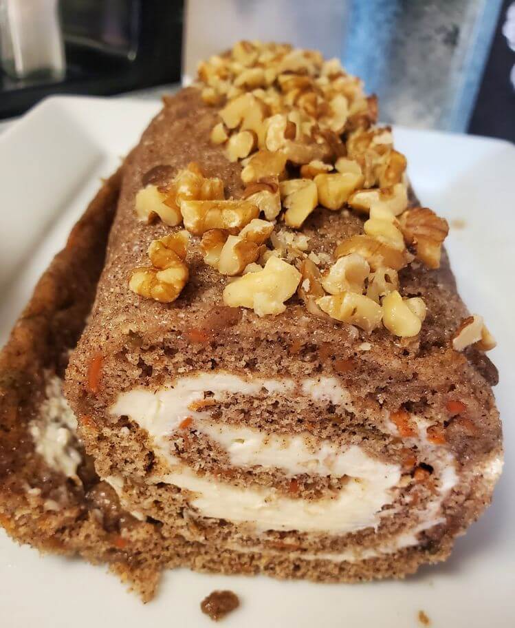 Super Delicious Carrot Cake Roll Recipe To Try This Weekend