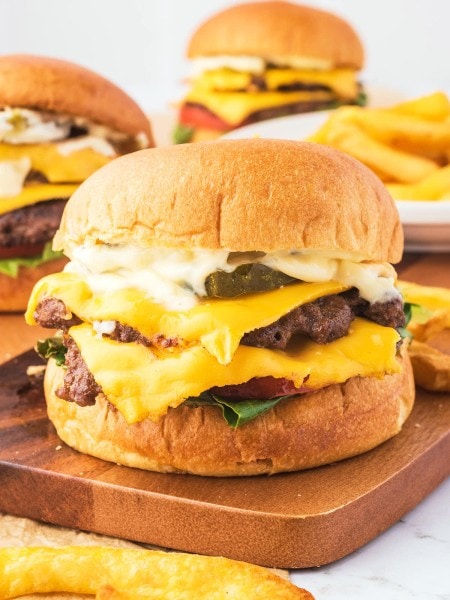 The Easiest And The Cheapest Method To Cook A Perfect Smash Burger At