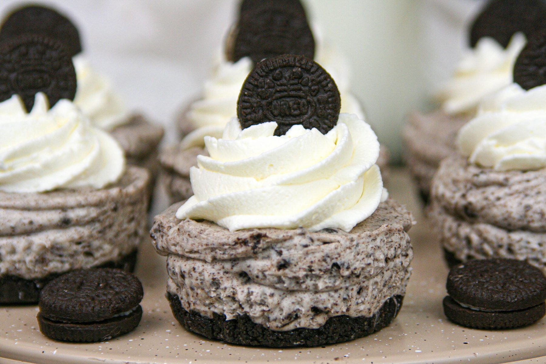 These No Bake Mini Oreo Cheesecakes Are Made With An Oreo Crust And The