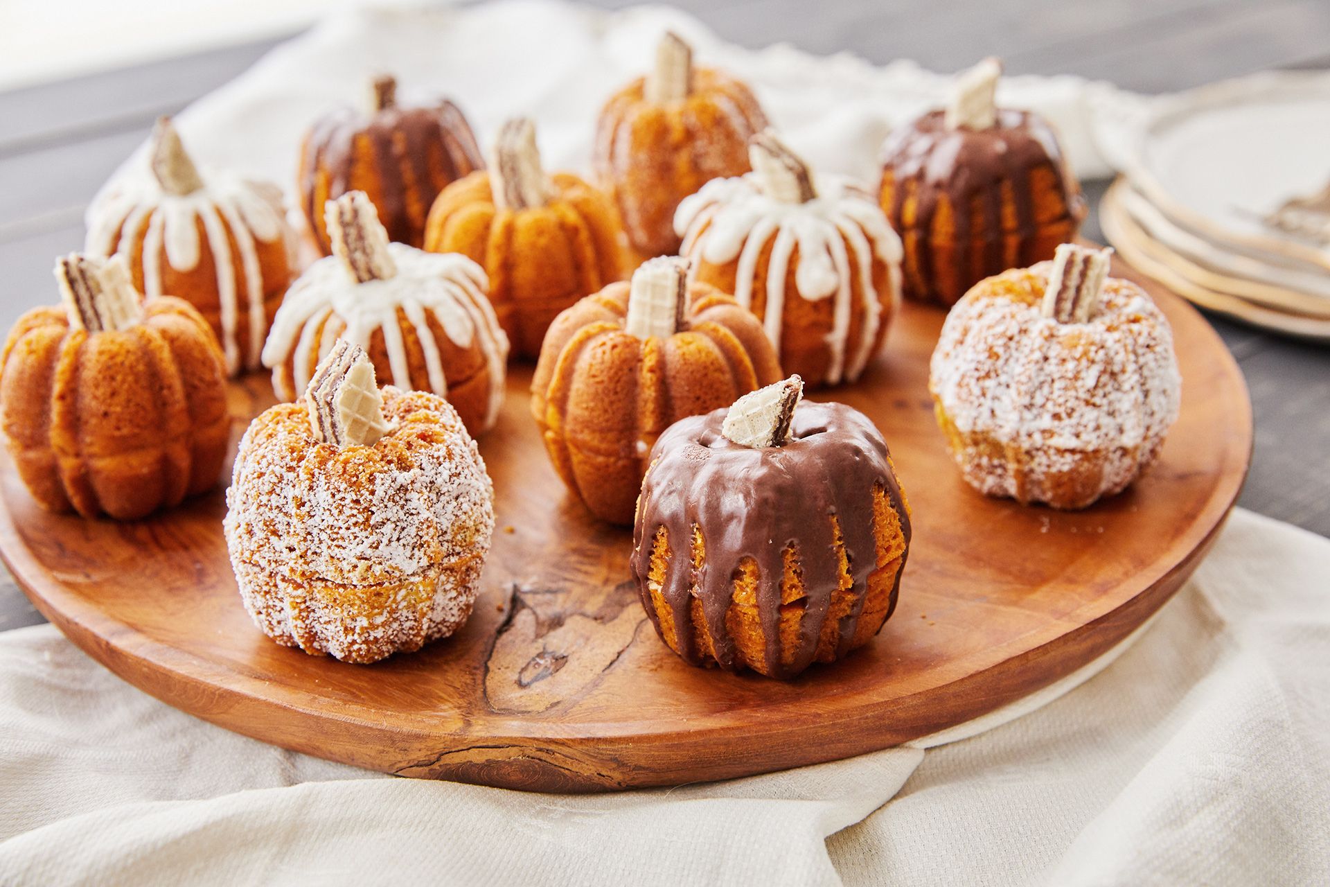 These Sweet Little Pumpkin Cakes Are The Ultimate Fall Dessert Fall