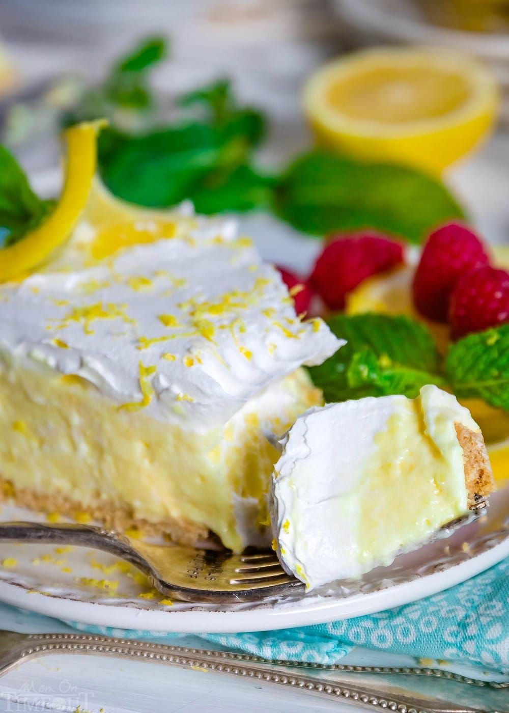 This Easy No Bake Lemon Pie Is Perfect For Hot Summer Days Loaded With Tart Lemon Flavor The