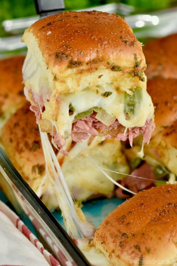 This Easy Philly Cheesesteak Sliders Recipe Is So Fast And Tasty The