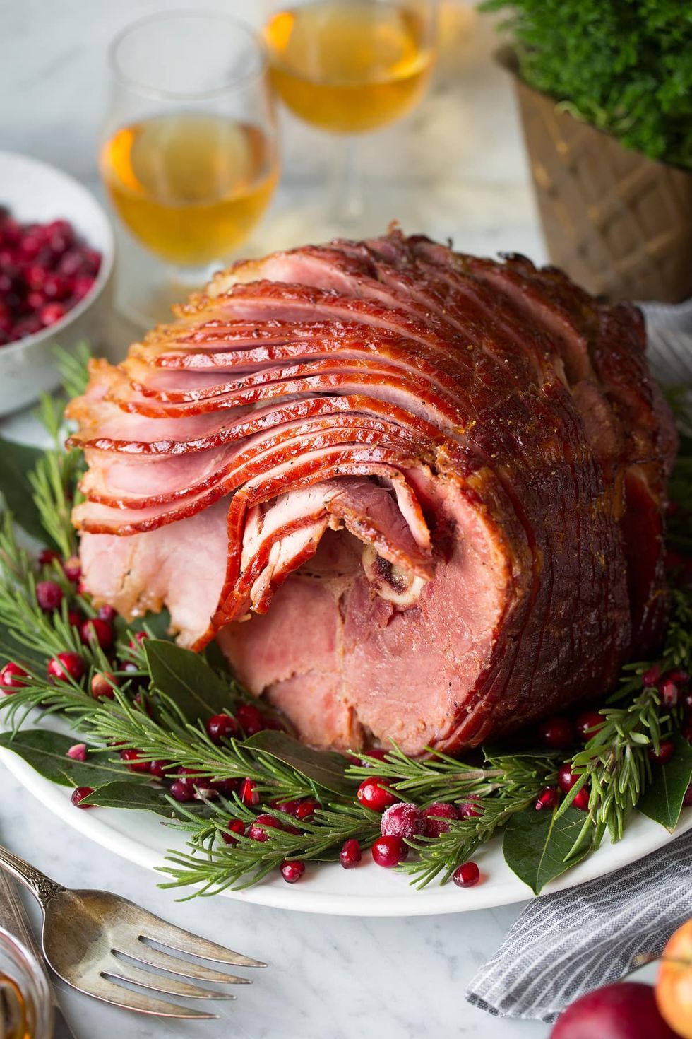 This Year Make That Christmas Ham The Centerpiece It Deserves To Be Baking With Honey Recipes