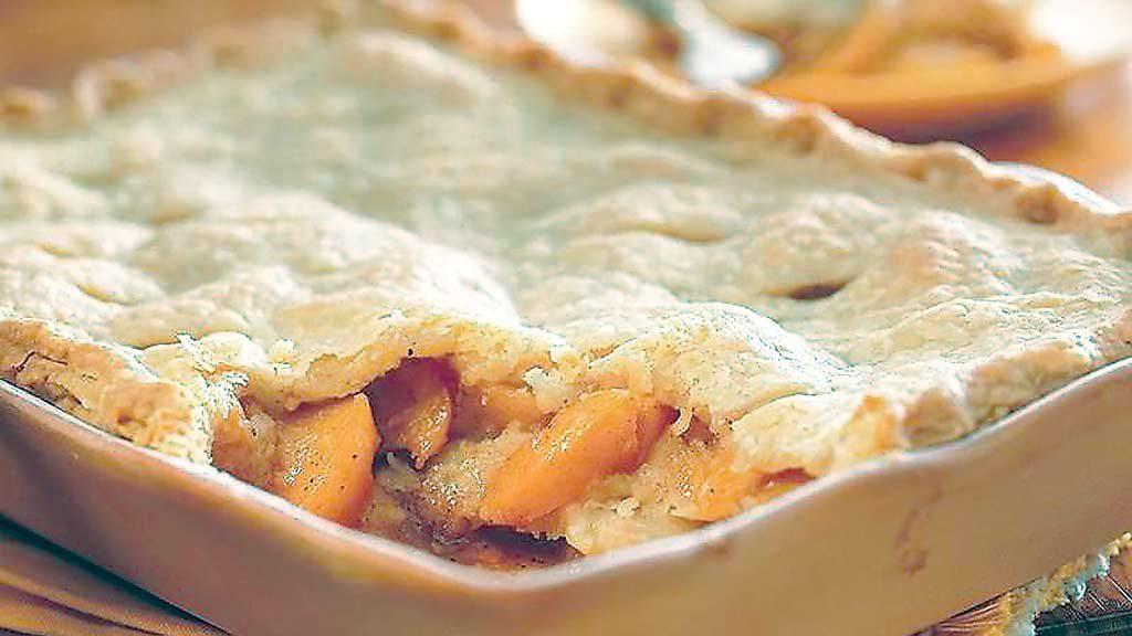 Triple Crust Peach Cobbler Cobbler Recipes Canned Peach Cobbler