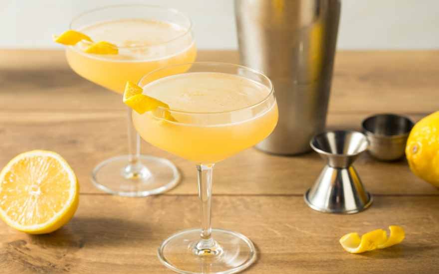 Which Cocktails Can You Make With Absinthe The Three Drinkers