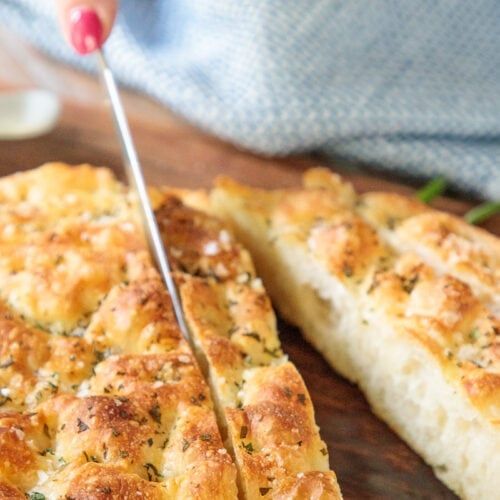 With Less Than 10 Minutes Of Hands On Time And No Kneading The Name Ridiculously Easy Focaccia