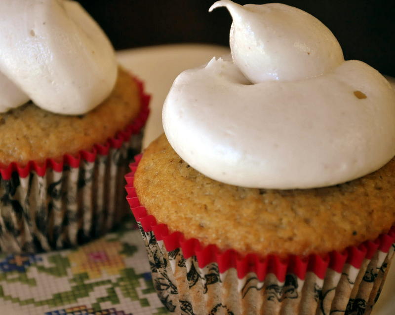 Youll Go Bananas Over These Fluffy Banana Cupcakes With Cream Cheese